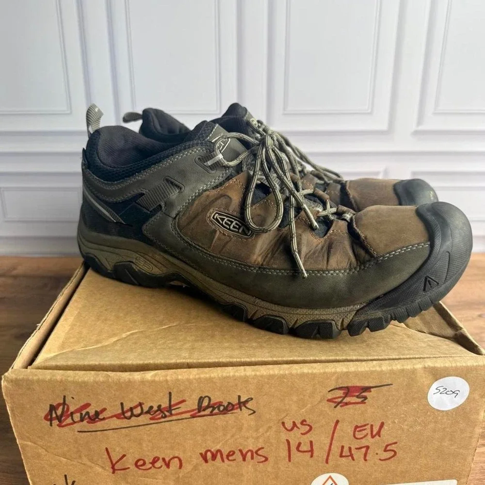 Keen men's brown hiking boots, Size US 14